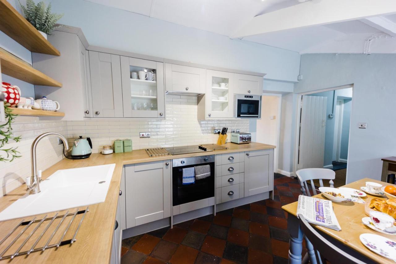 May Tree Cottage Manorbier 5 Mins From The Beach Sleeps 4 Bagian luar foto