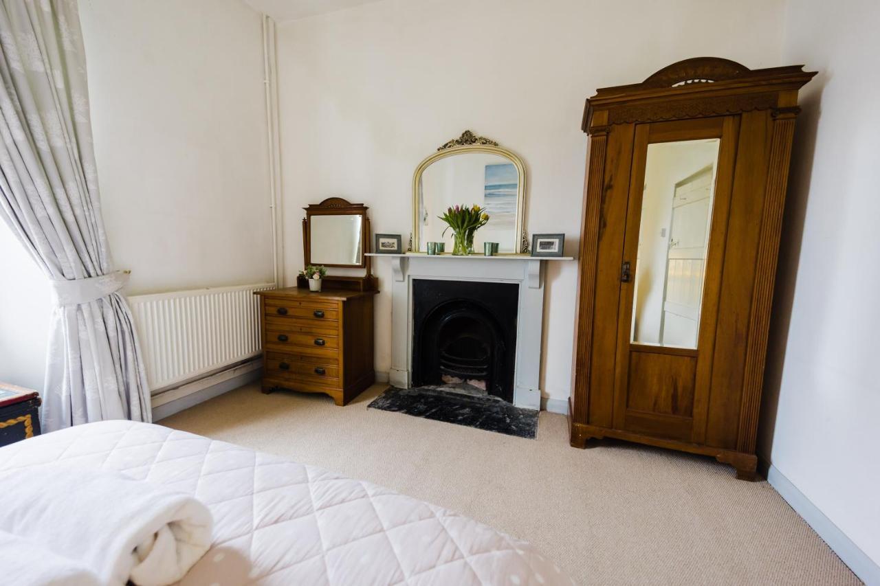 May Tree Cottage Manorbier 5 Mins From The Beach Sleeps 4 Bagian luar foto