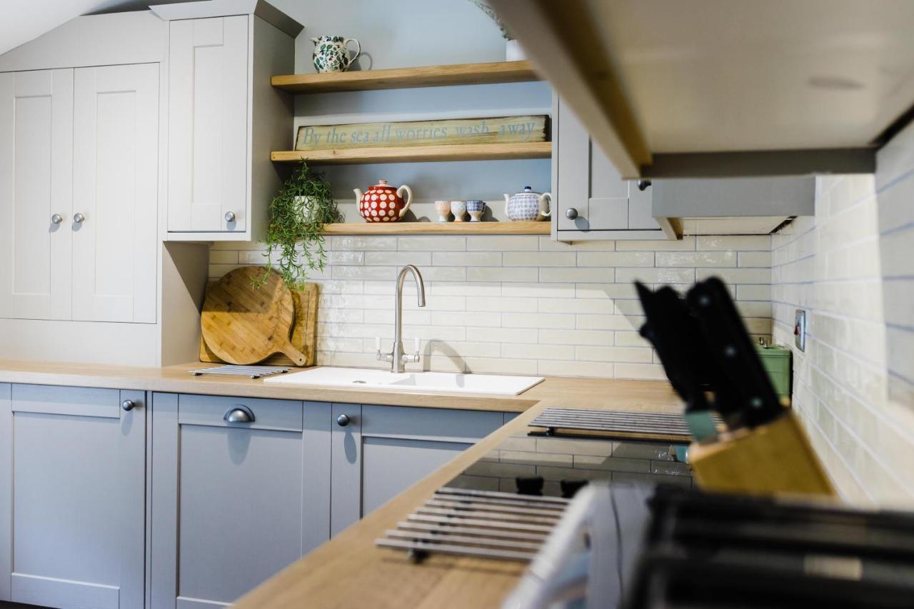 May Tree Cottage Manorbier 5 Mins From The Beach Sleeps 4 Bagian luar foto