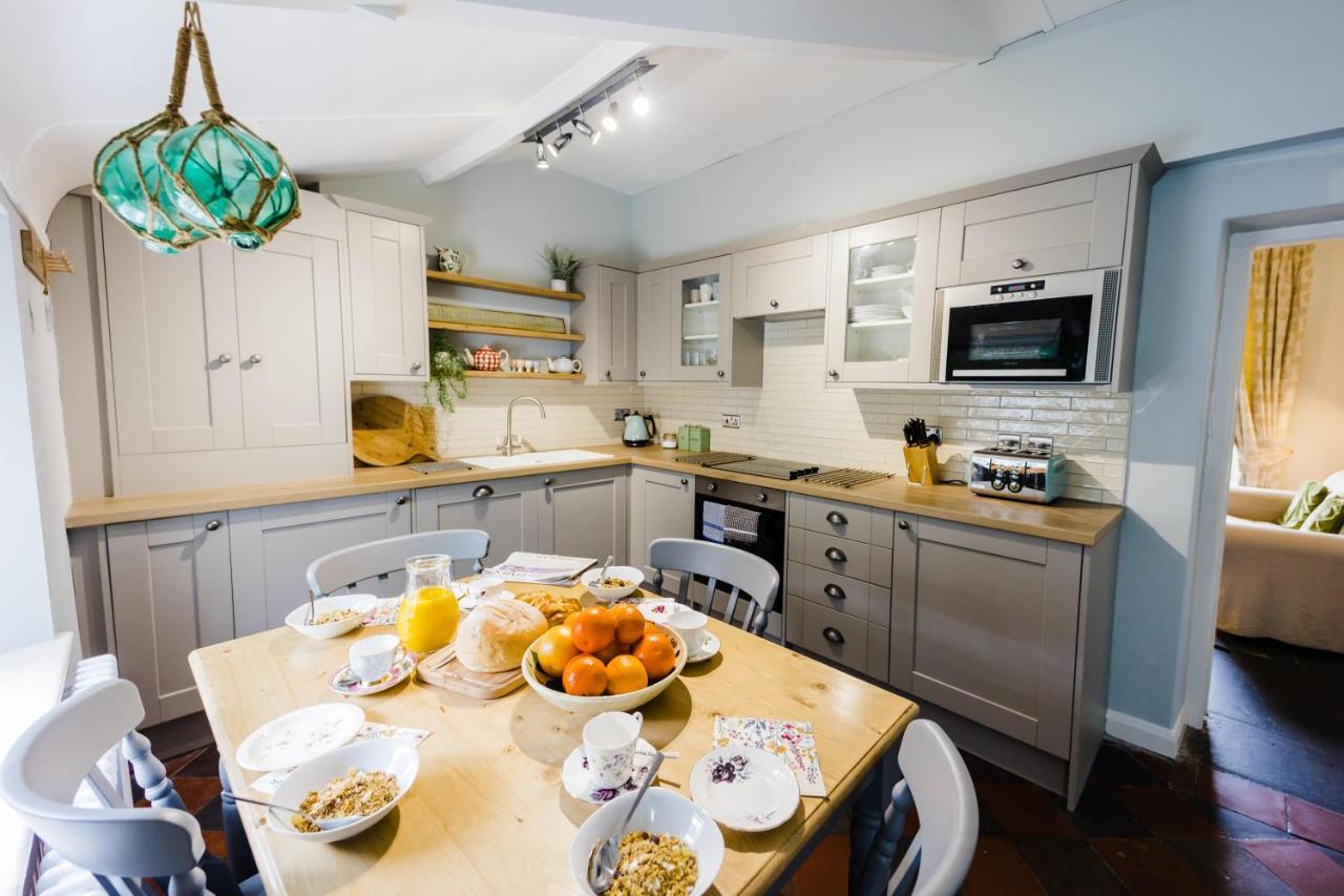 May Tree Cottage Manorbier 5 Mins From The Beach Sleeps 4 Bagian luar foto