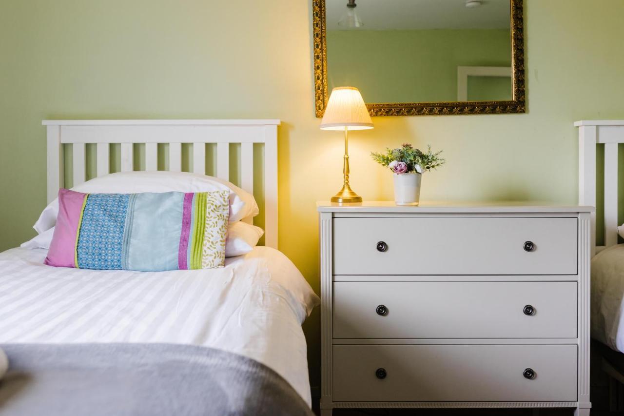 May Tree Cottage Manorbier 5 Mins From The Beach Sleeps 4 Bagian luar foto