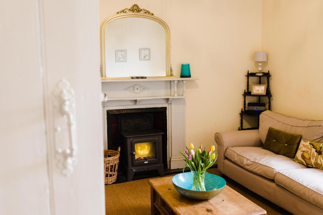 May Tree Cottage Manorbier 5 Mins From The Beach Sleeps 4 Bagian luar foto