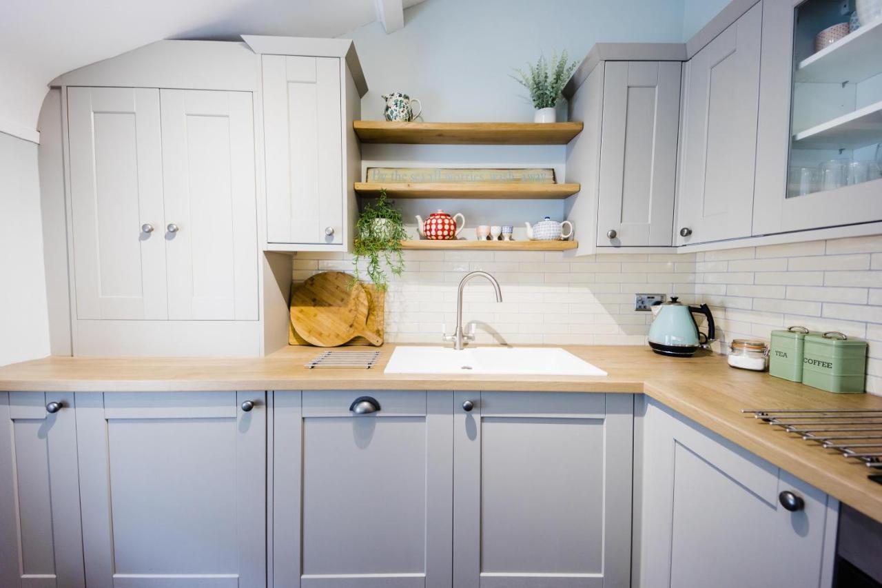 May Tree Cottage Manorbier 5 Mins From The Beach Sleeps 4 Bagian luar foto