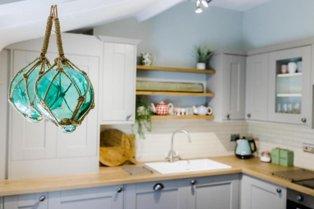 May Tree Cottage Manorbier 5 Mins From The Beach Sleeps 4 Bagian luar foto
