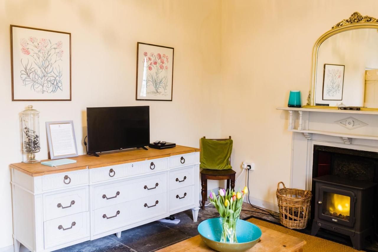 May Tree Cottage Manorbier 5 Mins From The Beach Sleeps 4 Bagian luar foto