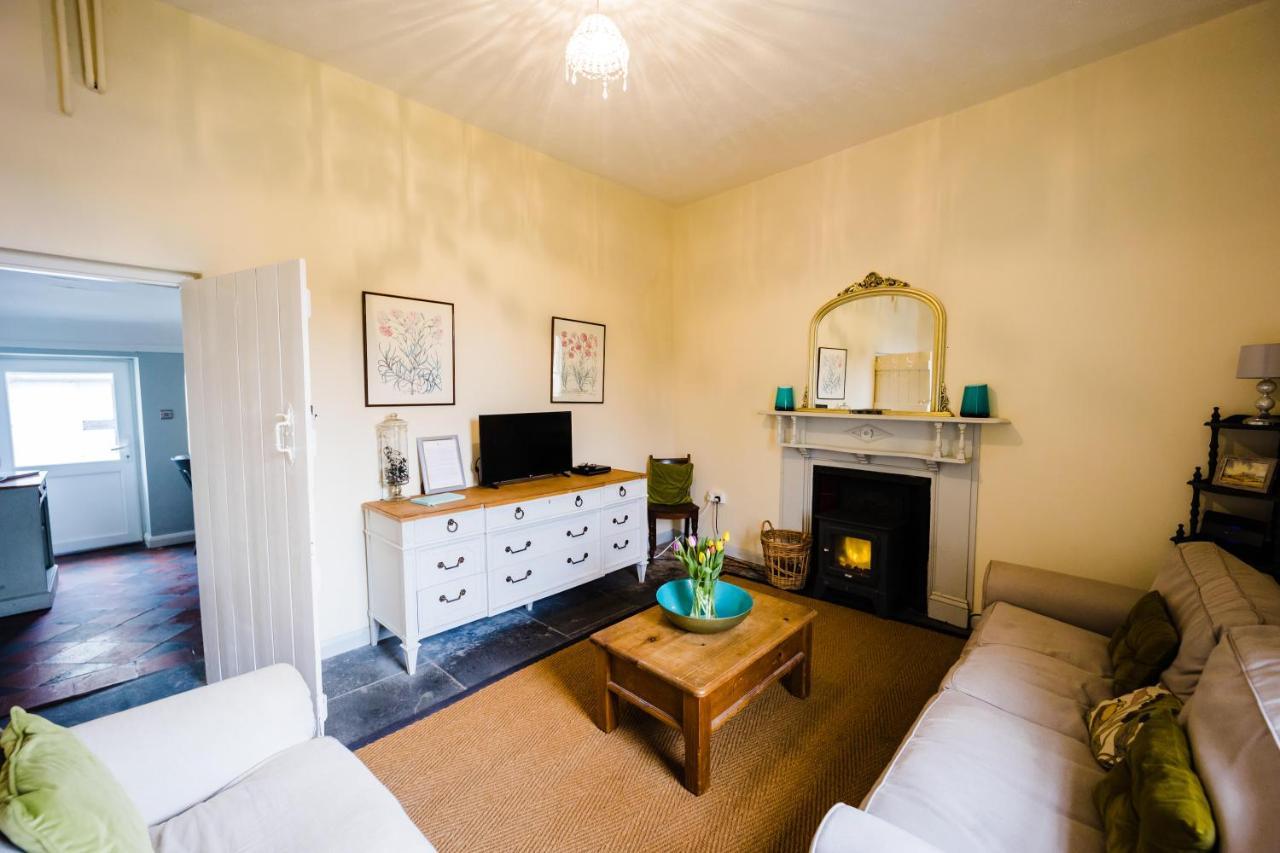 May Tree Cottage Manorbier 5 Mins From The Beach Sleeps 4 Bagian luar foto