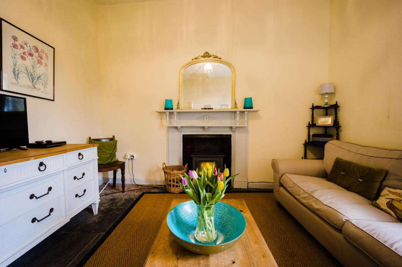 May Tree Cottage Manorbier 5 Mins From The Beach Sleeps 4 Bagian luar foto