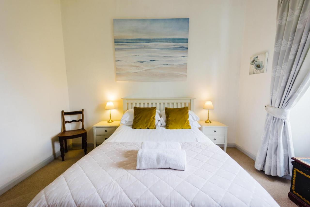 May Tree Cottage Manorbier 5 Mins From The Beach Sleeps 4 Bagian luar foto