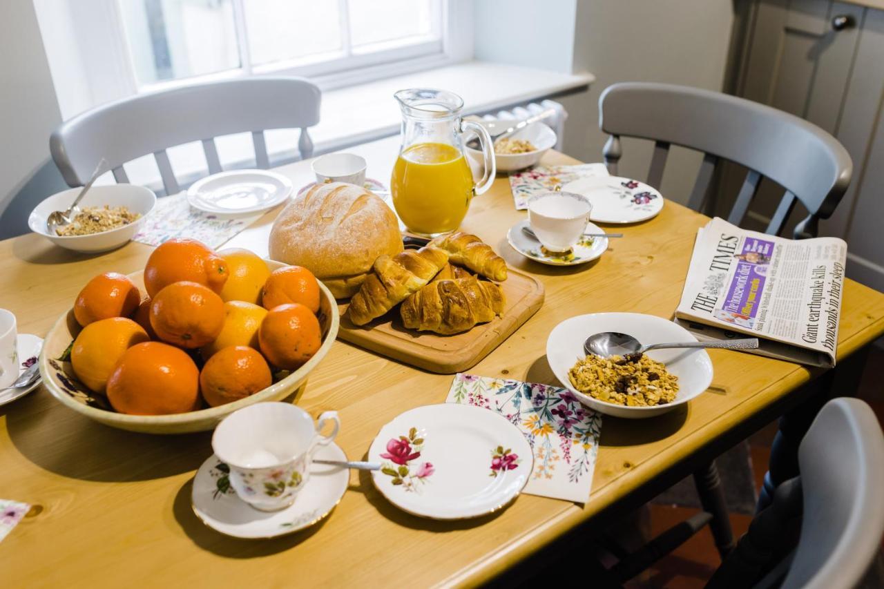 May Tree Cottage Manorbier 5 Mins From The Beach Sleeps 4 Bagian luar foto