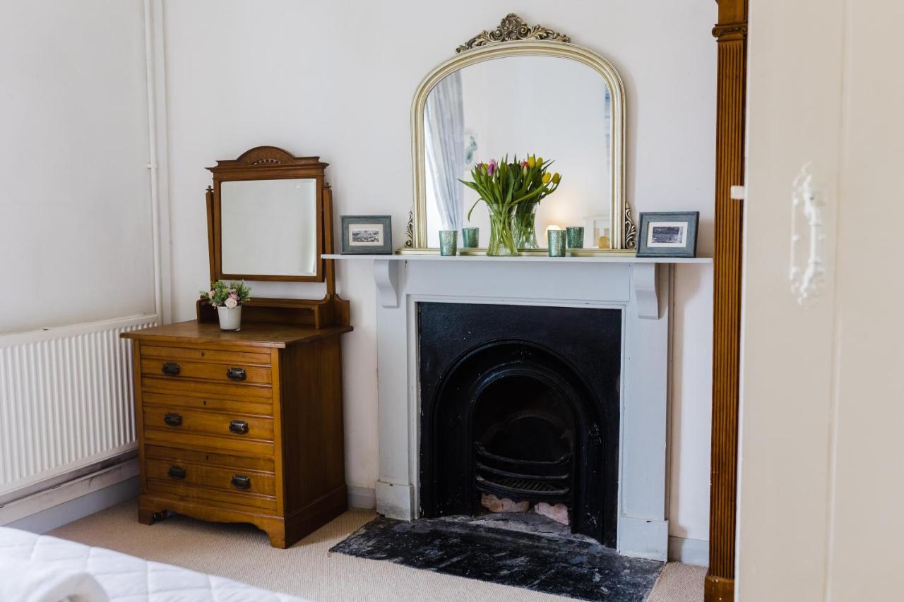 May Tree Cottage Manorbier 5 Mins From The Beach Sleeps 4 Bagian luar foto